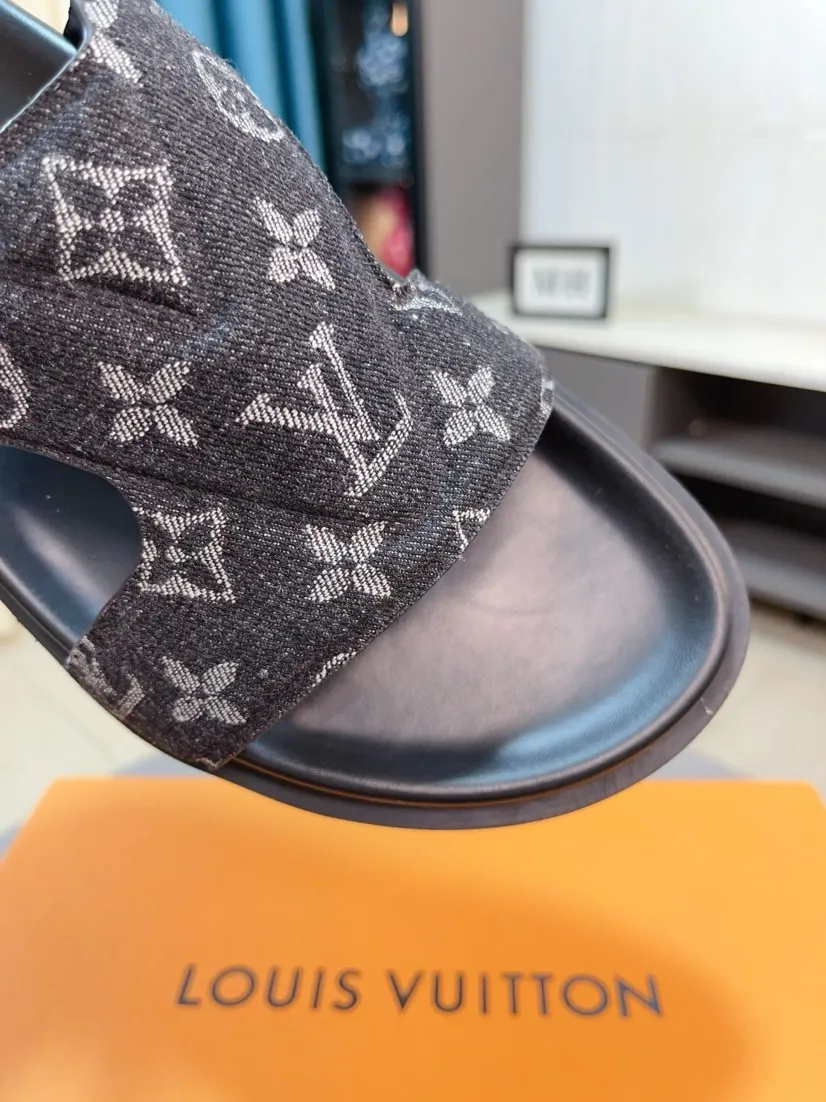 Men's shoes 💰300🌹🌹【LV】Multi-color new men's slippers, original quality top version, original special printed denim➕sheepskin on the inner side, non-slip combination sole, more stable walking, more comfortable and lightweight, high-end and generous, size: 38~44